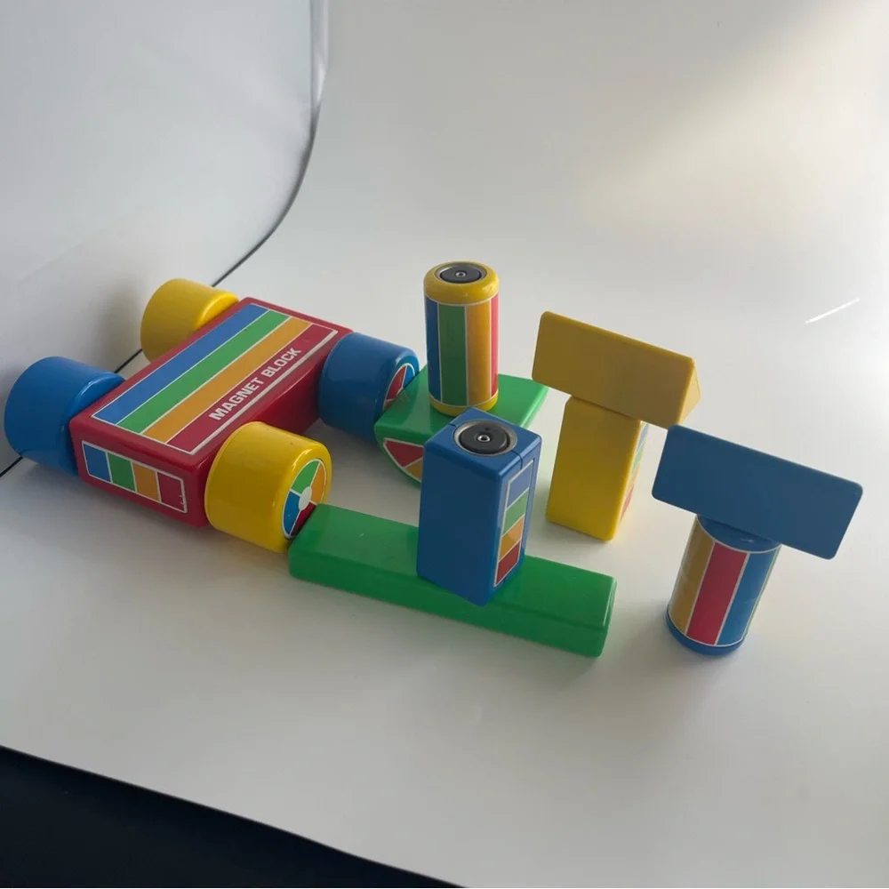 Vintage HILCO Magnetic building blocks set of 14